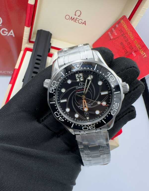 Omega Seamaster Diver 300 M James Bond Super Clone