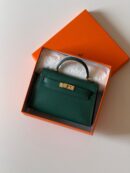 Hermès Mini Kelly 19 Sellier bag in Green Epsom Leather
