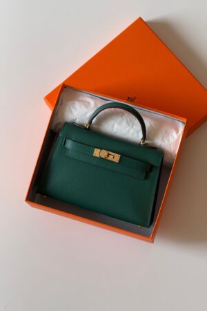 Hermès Mini Kelly 19 Sellier bag in Green Epsom Leather