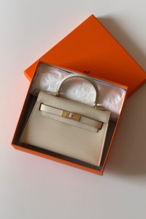 Hermès Mini Kelly Sellier 19 bag in Craie Epsom Leather