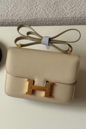 Hermès Constance 18 bag in the Craie Color
