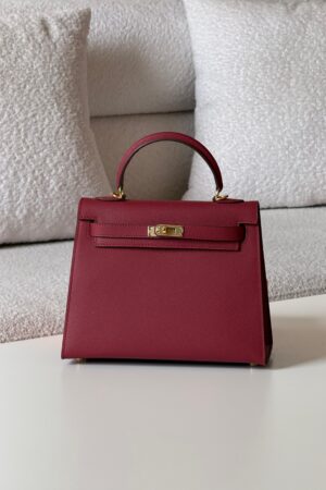 Hermès Kelly 25 Sellier bag in Rouge Grenat Epsom Leather