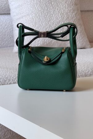 Hermès Mini Lindy bag in green Taurillon Clemence leather